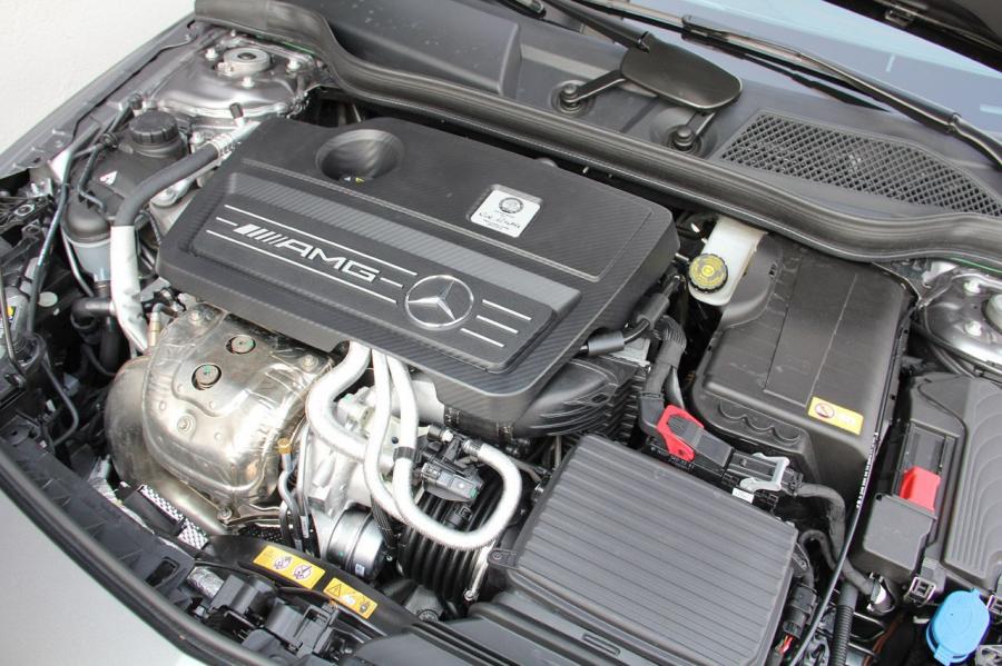  Mercedes-Benz A45 AMG 2013 года  (фото 26 из 55)